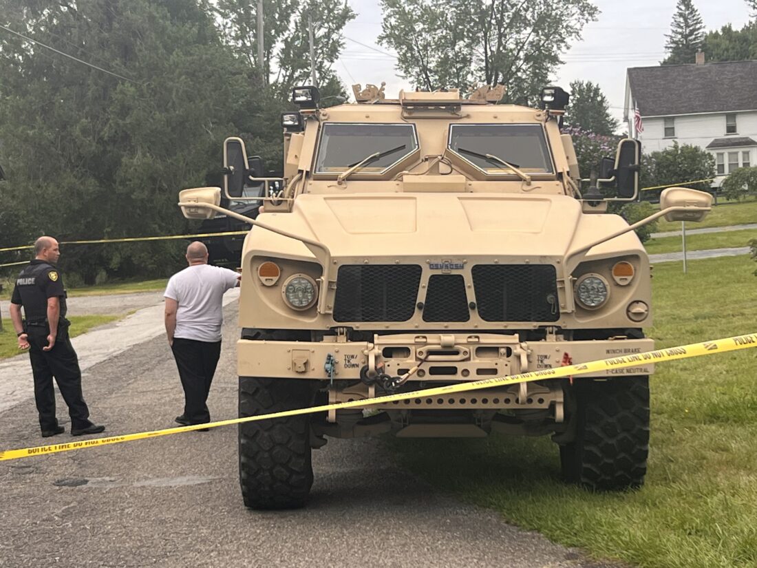 Wed. 925 a.m. Standoff ends with gunfire in Howland News, Sports